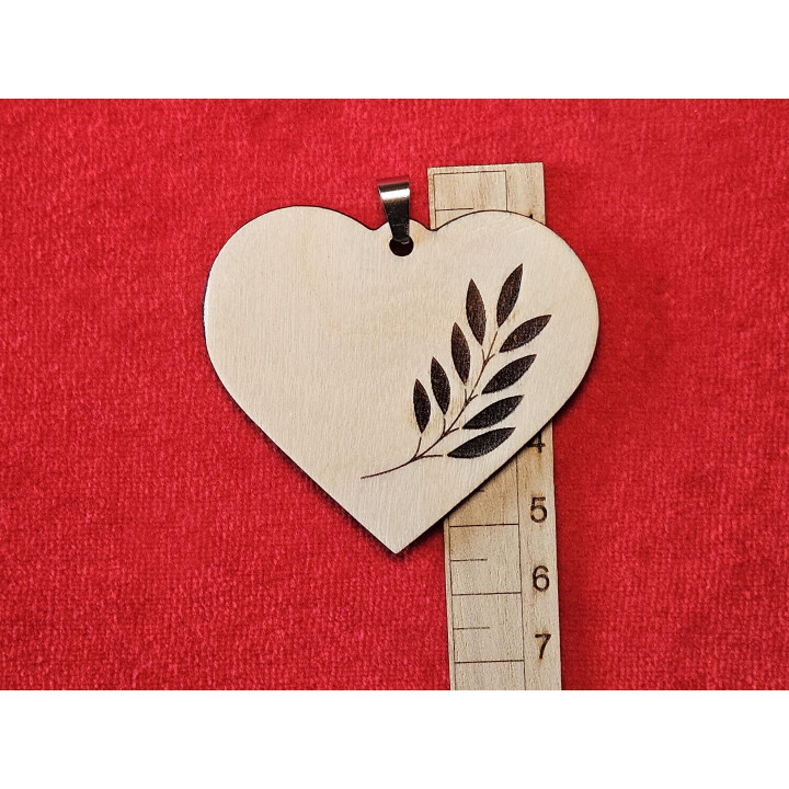 Collier cœur bois gravé feuille – pendentif artisanal sur chaîne acier inoxydable